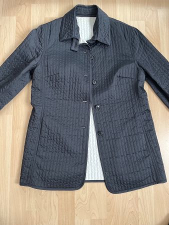 Agnona: leichte Steppjacke, abknöpfbarer Kragen, schwarz, 38
