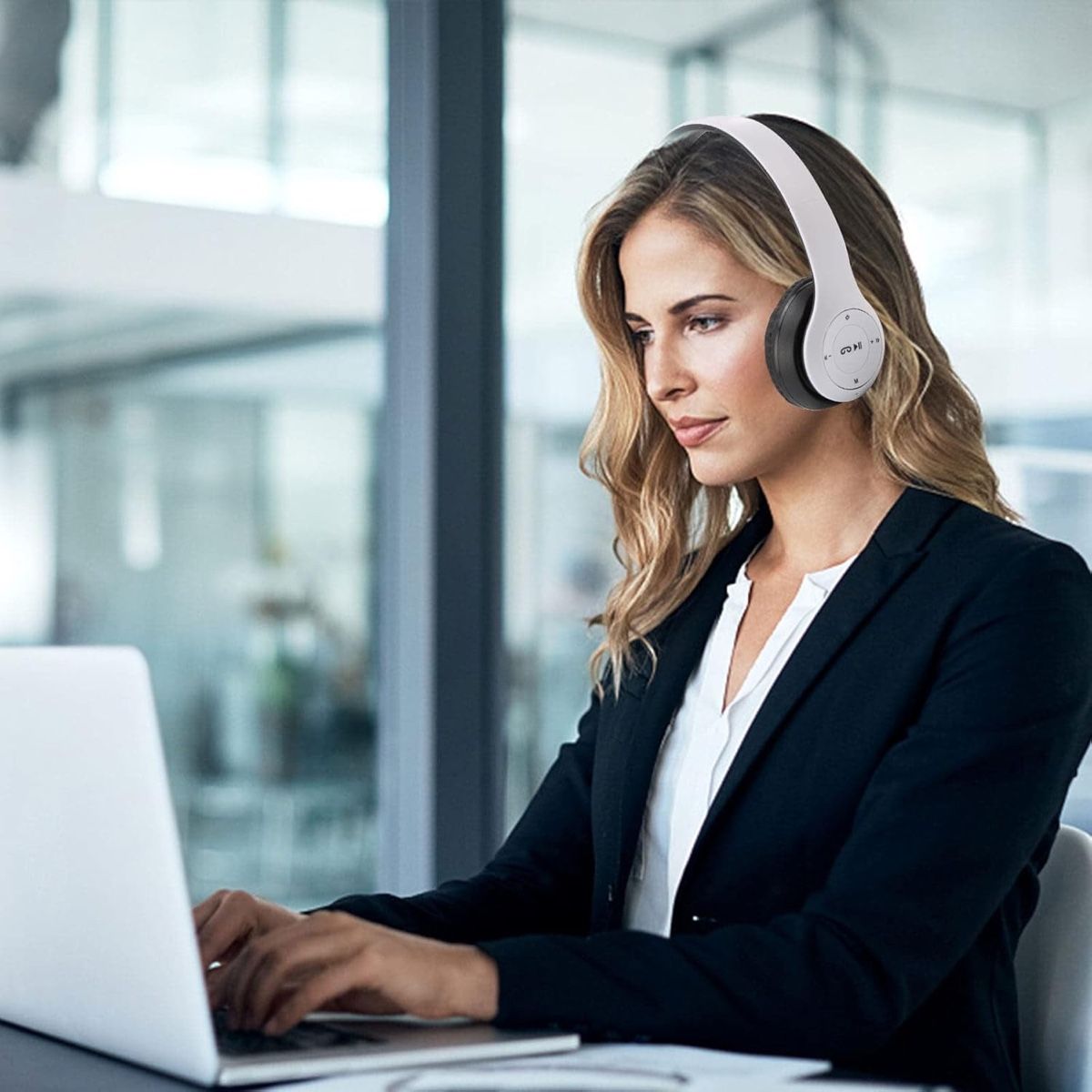 Cuffie: P47 Over Ear Wireless Bluetooth Headphones – Usato da Bülach venduto da Cspadanuda 7