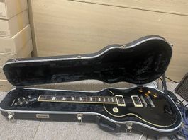 Epiphone Les Paul mit Gitarrenkoffer