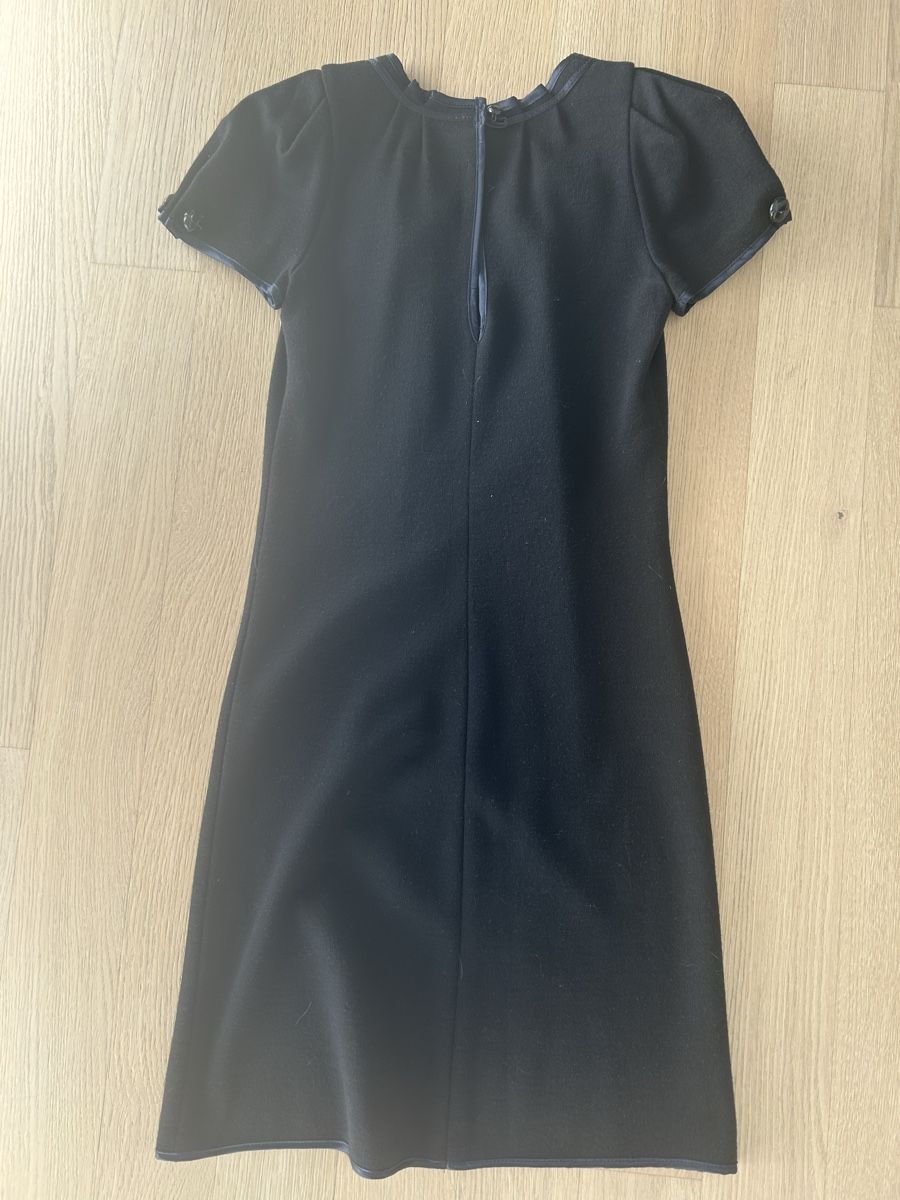Vestiti: Robe noire midi Bruuns Bazaar / Taille S – Nuovo (secondo la descrizione) da Mont-sur-Lausanne venduto da Vinou6021 1
