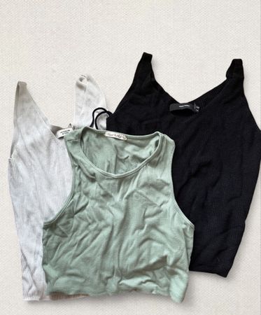 3 Damen Tops Grösse S/M schwarz hellgrau mint