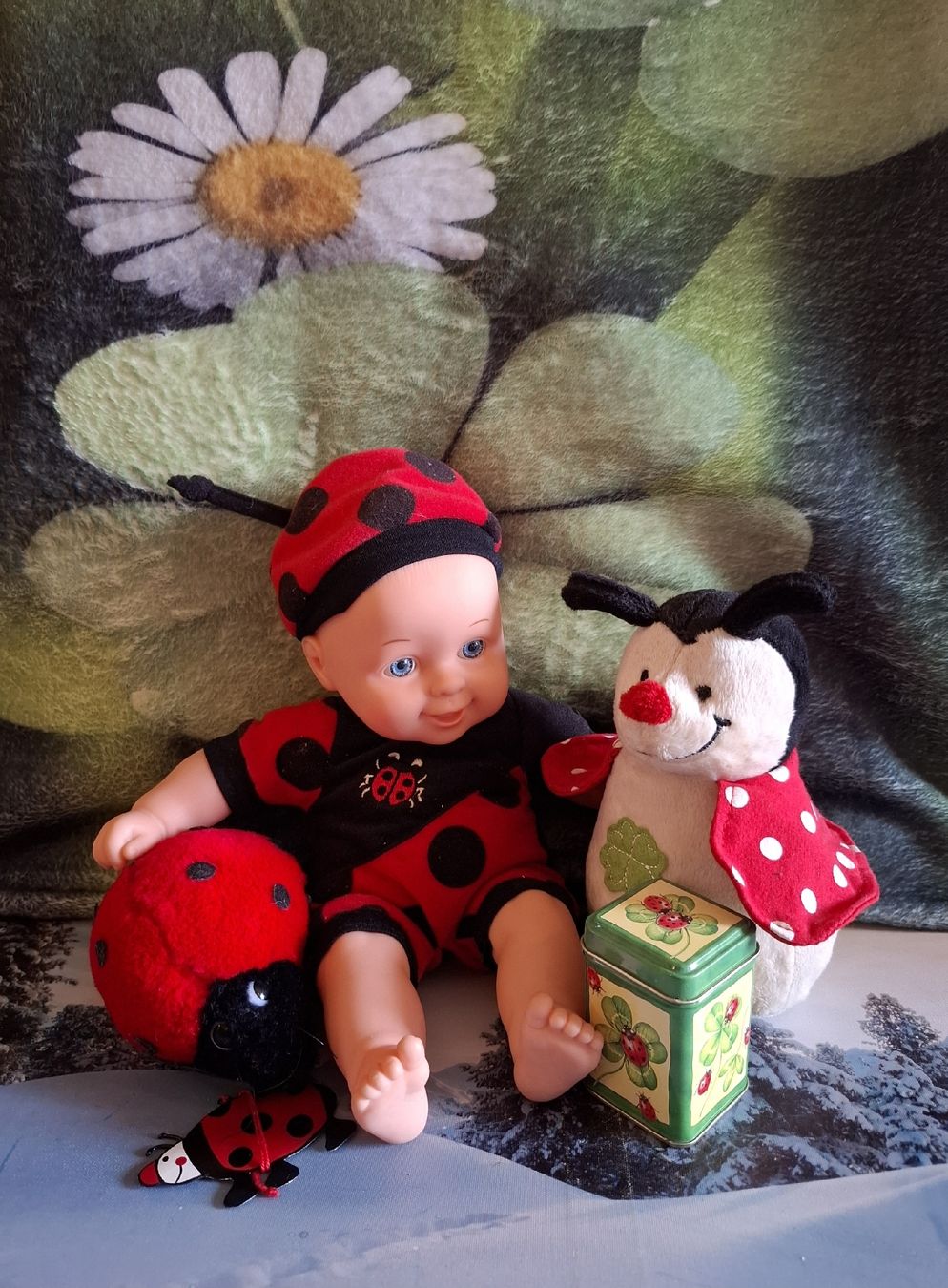 Toutes les décorations: PUPPE MARIENKÄFER MIT DEKO MARIENKÄFER – Neuf (Voir description) à Gretzenbach par schibaya