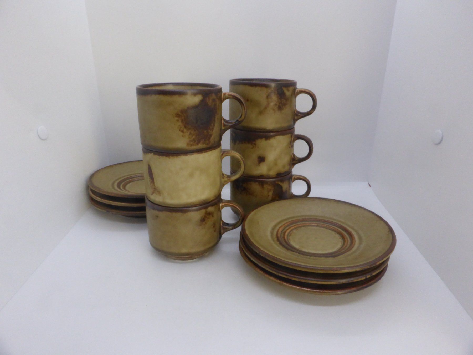 Tassen: Langenthal décor Sahara 6 tasses et soucoupes à café – Gebraucht aus Porrentruy von Kim017