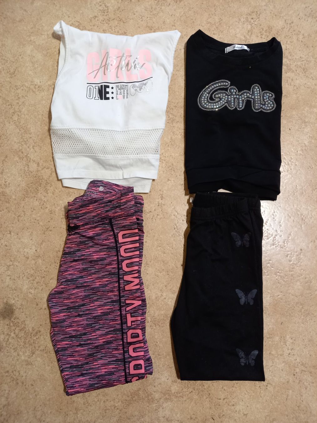 Lotti & Set di vestiti: Mädchen Kleiderpaket, 2x Leggings, 2x T-Shirts, Gr 134/140 – Nuovo (secondo la descrizione) da Möhlin venduto da Simba4871 3