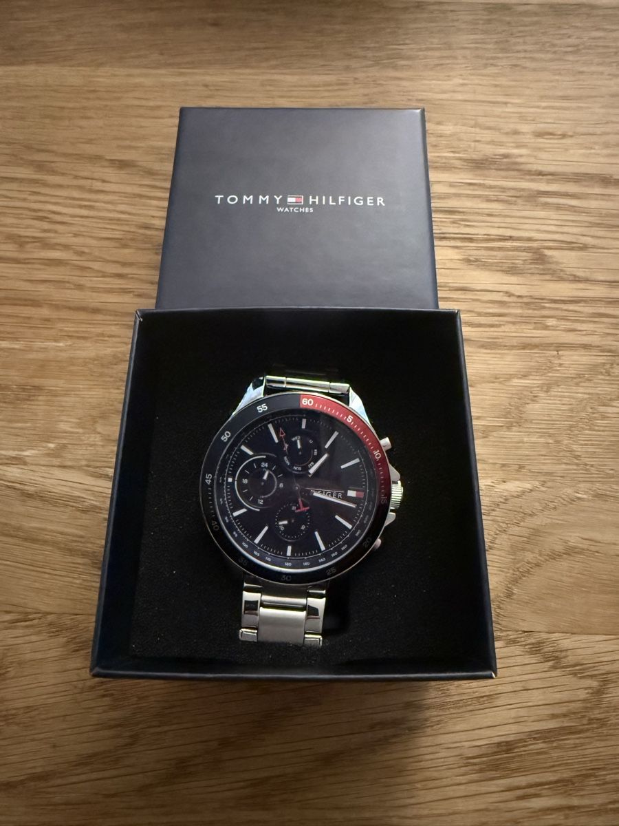 Tommy Hilfiger Bracciali & Braccialetti: Tommy Hilfiger Herren Uhr  – Nuovo e nell'imballaggio originale da Thun venduto da bsr_xg6p 1