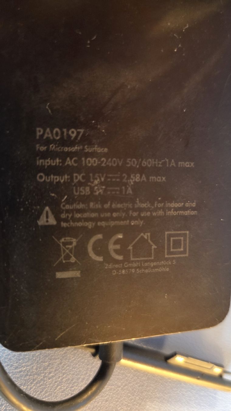Chargeur: Microsoft Surface LogiLink PA0197 – D'occasion à Geneve par Granduca 1