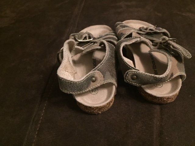 Scarpe per ragazzi: Sandalen Militärlook Grösse 24 – Usato da Emmen venduto da Aribini 1