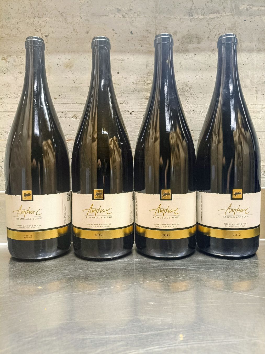 Wein: 4 MAGNUM Amphore Albert Mathier & Fils 2012 – Neu (gemäss Beschreibung) aus Bern von Mundart1