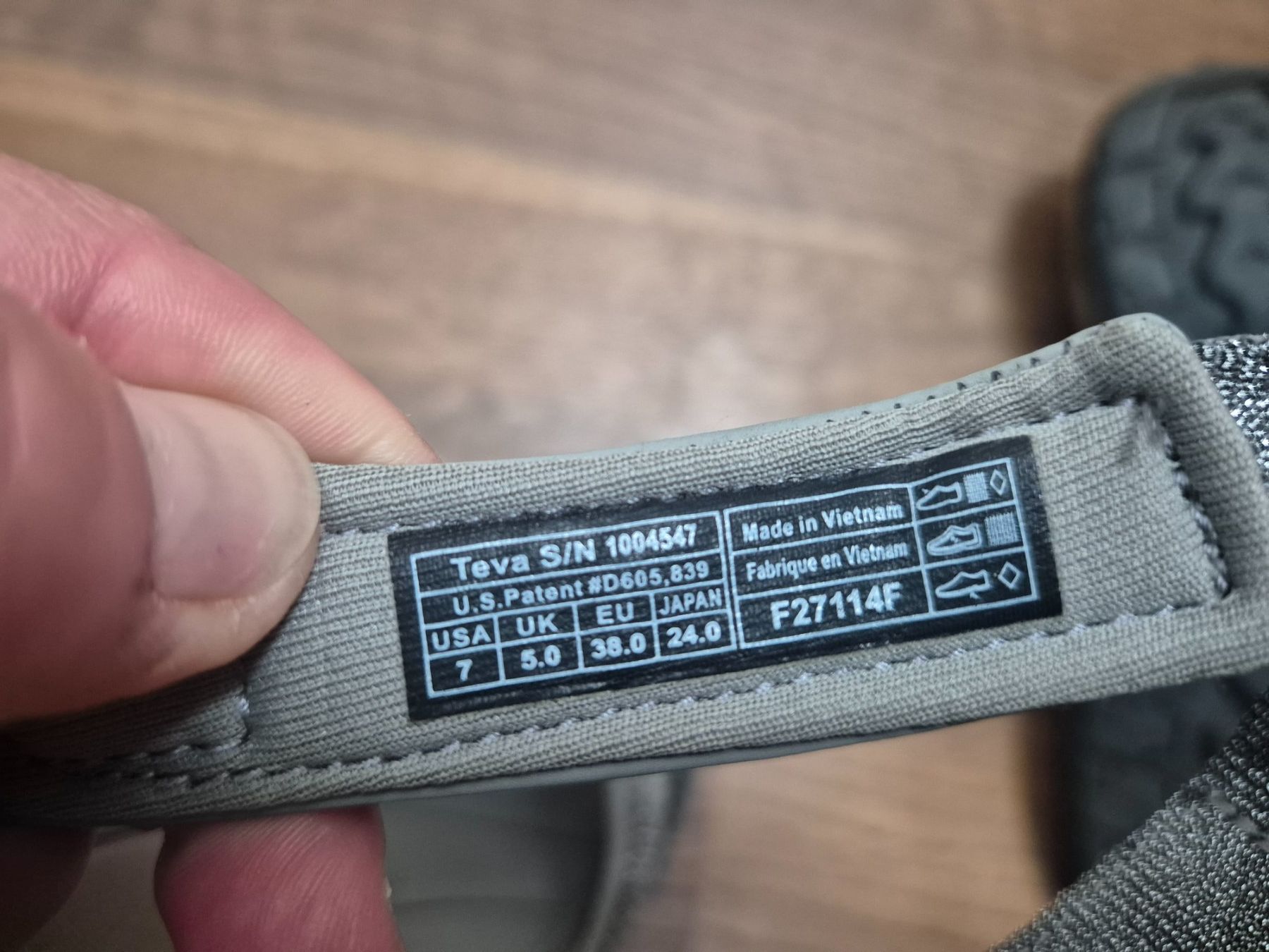 Teva Scarpe da donna: Grey Teva sandals size 38 – Usato da Zürich venduto da monadiederich 3