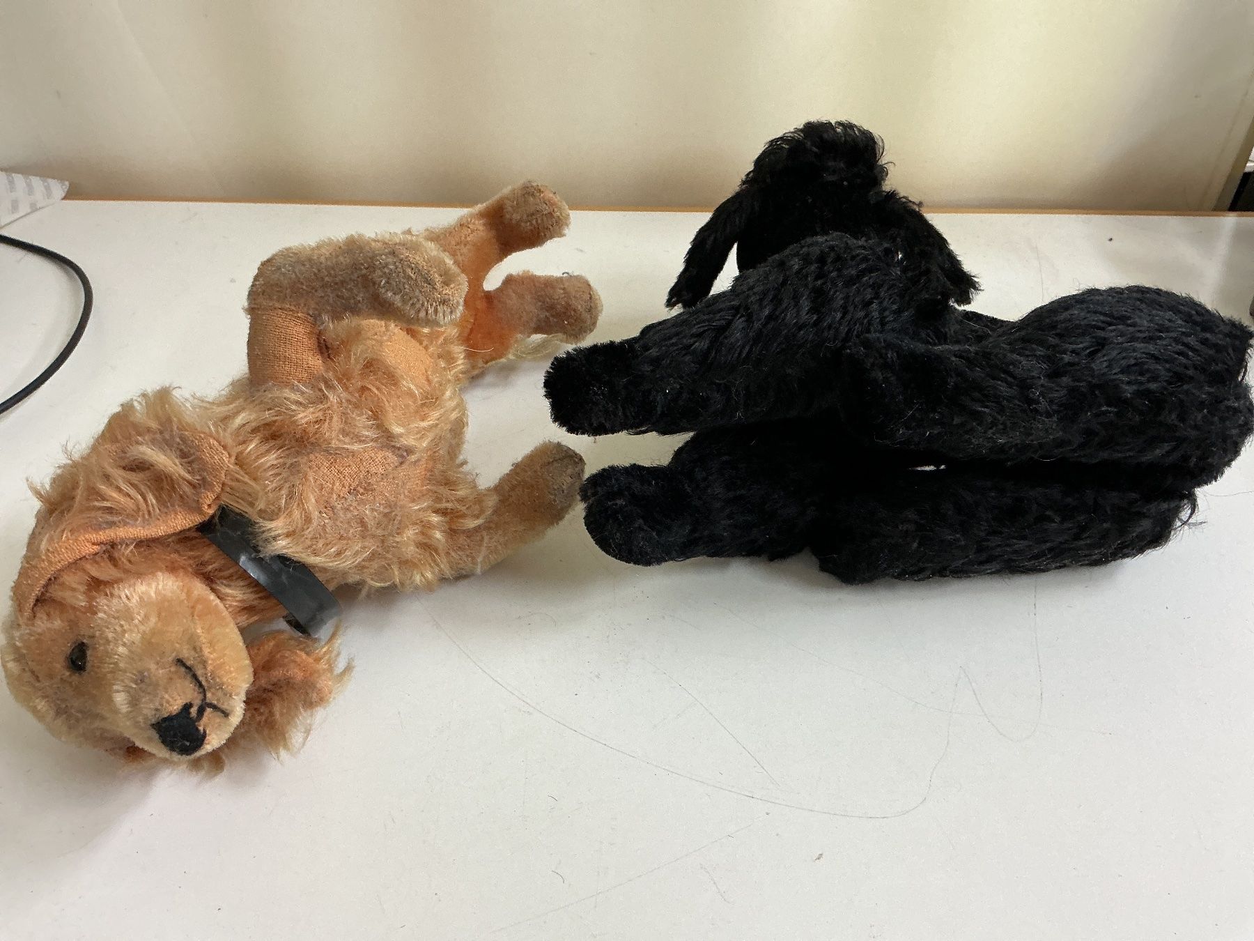 Spielzeuge: Antike Stofftiere Hunde – Gebraucht aus Bern von vielerart 7