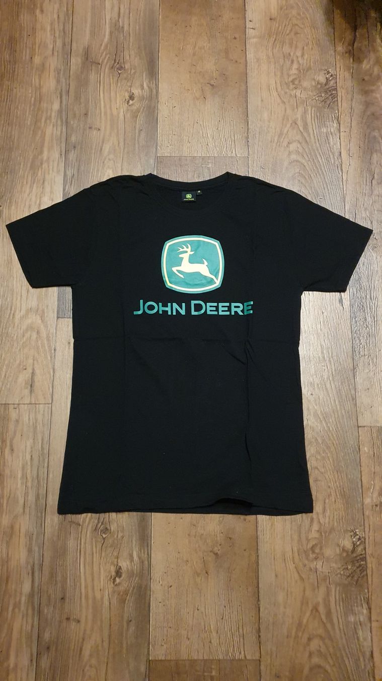 T-shirt: John Deere T-Shirt – Nuovo (secondo la descrizione) da Les Ecorcheresses venduto da Spr00