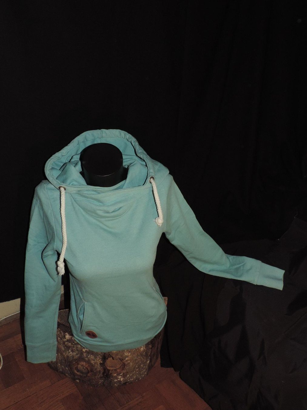 Pulls & Sweat-shirts: sweat bleu turquoise à capuche – D'occasion à Genève par Axelle333 4