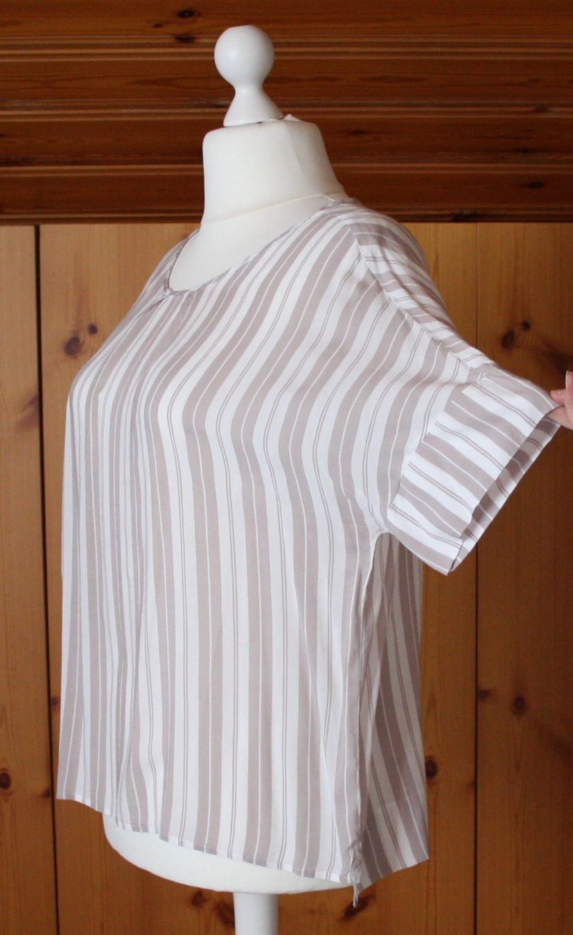 Camicette: Bluse Kurzarm weiss - beige Gr. XL – Usato da Flüelen venduto da Diversicum-Curvy 5