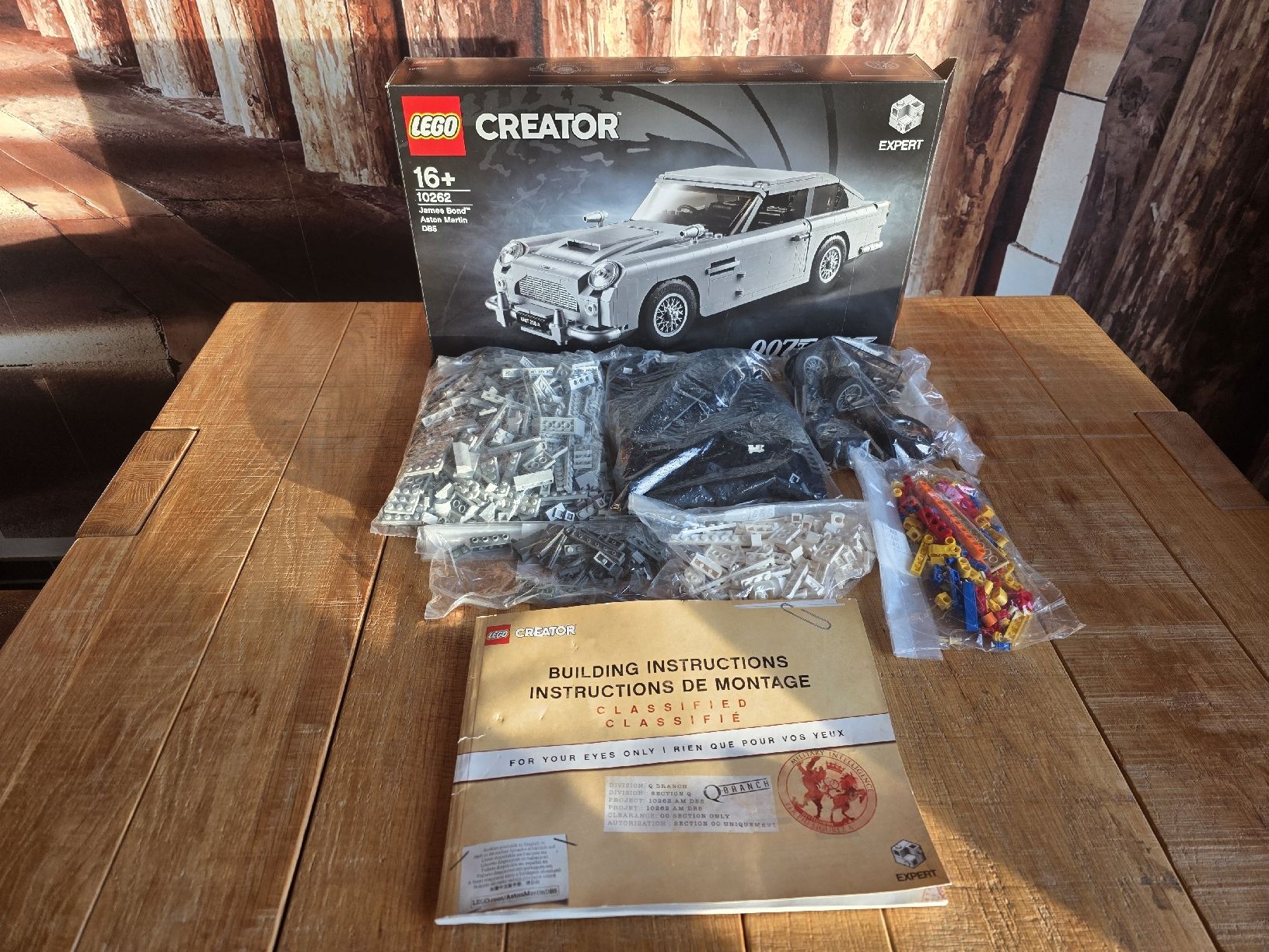 Lego 10262 Creator Expert James Bond Aston Martin DB5 (Gebraucht) in ...