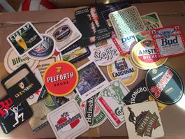 30+ schöne alte Bierdeckel (von Paris und Bern)