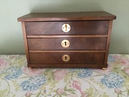 Schönes Antikes Biedermeier Modell Kommödli