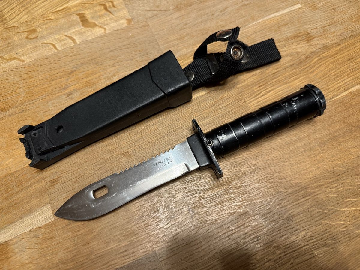 Posate: Überlebensmesser Taiwan Kampfmesser  – Usato da Goldach venduto da Messerguru 1