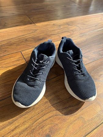 Basket peu portée bleu marine taille 34 