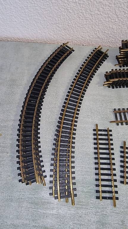 Fleischmann Modellini di ferrovie: FLEISCHMANN H0, Gleis-Konvolut – Usato da Hasle LU venduto da luc_9pxg 1