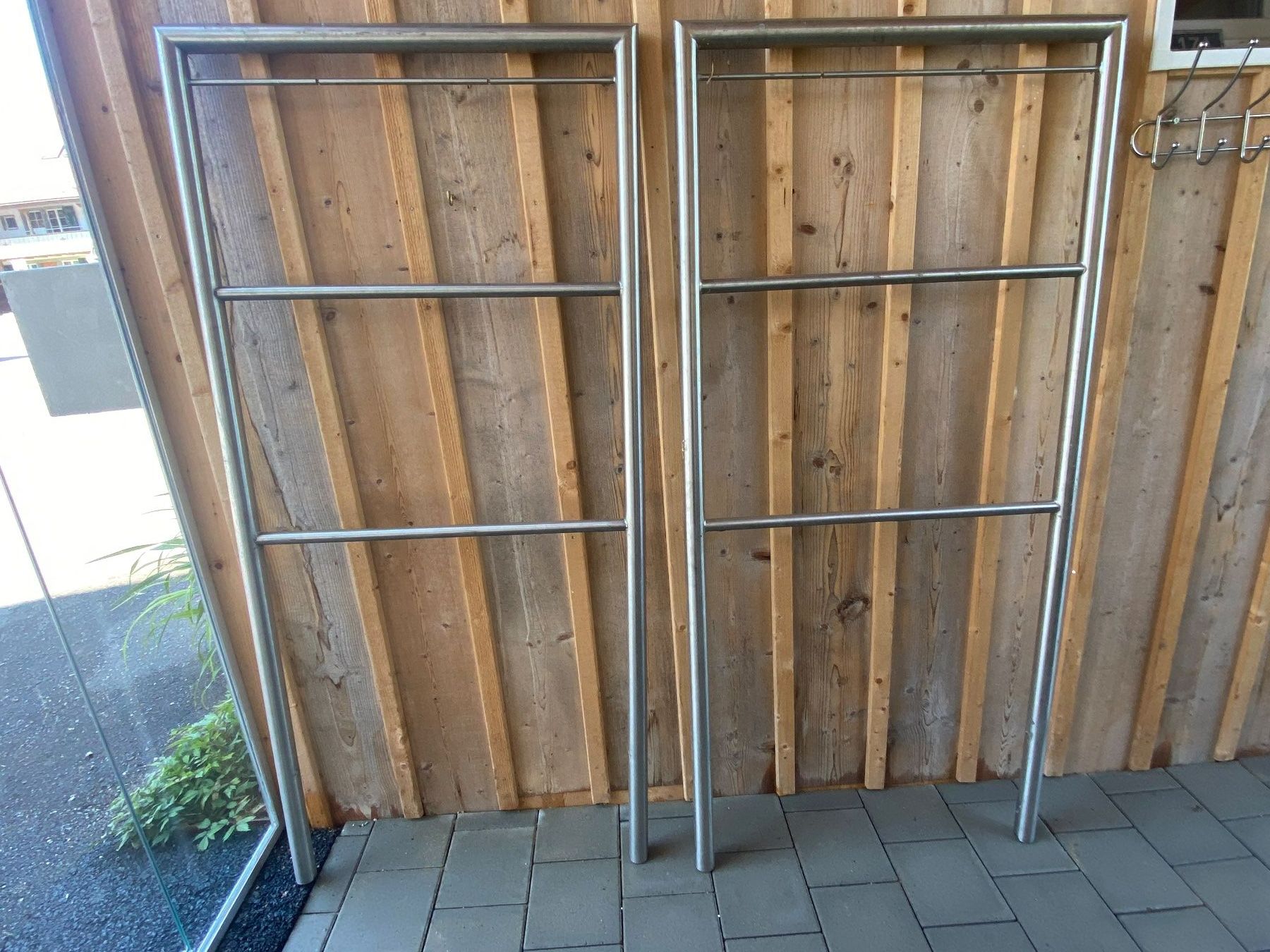Altro in Decorazioni & Accessori: 2 Ständer aus Chromstahlrohren – Usato da Utzenstorf venduto da Horner18