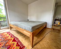 Bettgestell  Eiche massiv      Breite: 1.8m (mit Bettrost)