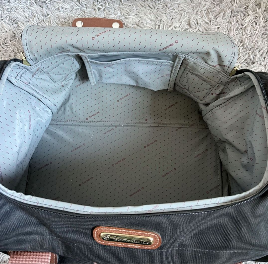 Samsonite Valigie: Sac de voyage noir Samsonite – Nuovo (secondo la descrizione) da Moudon venduto da TigerrrEye 3