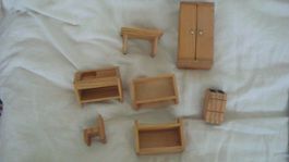 Holzmöbel für das Puppenhaus