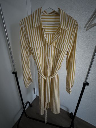 Wunderschönes gelbes gestreiftes Kleid, Größe XL