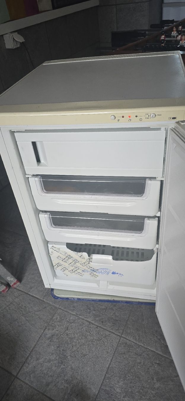 Gefrierschrank: Réfrigérateur Whirlpool blanc – Gebraucht aus Le Noirmont von desoto55 3