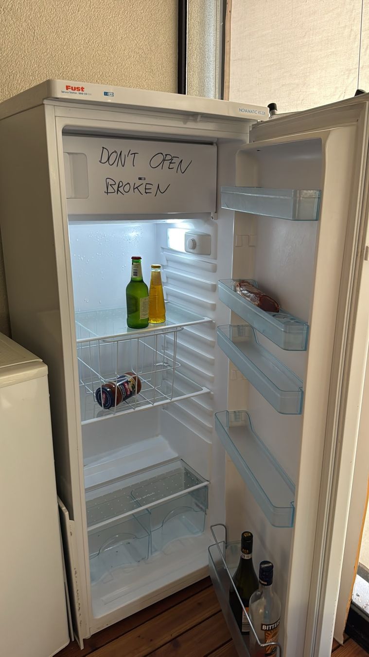 Novamatic Frigoriferi: Free fridge, freezer not working. – Usato da Luzern venduto da ang_5ccw
