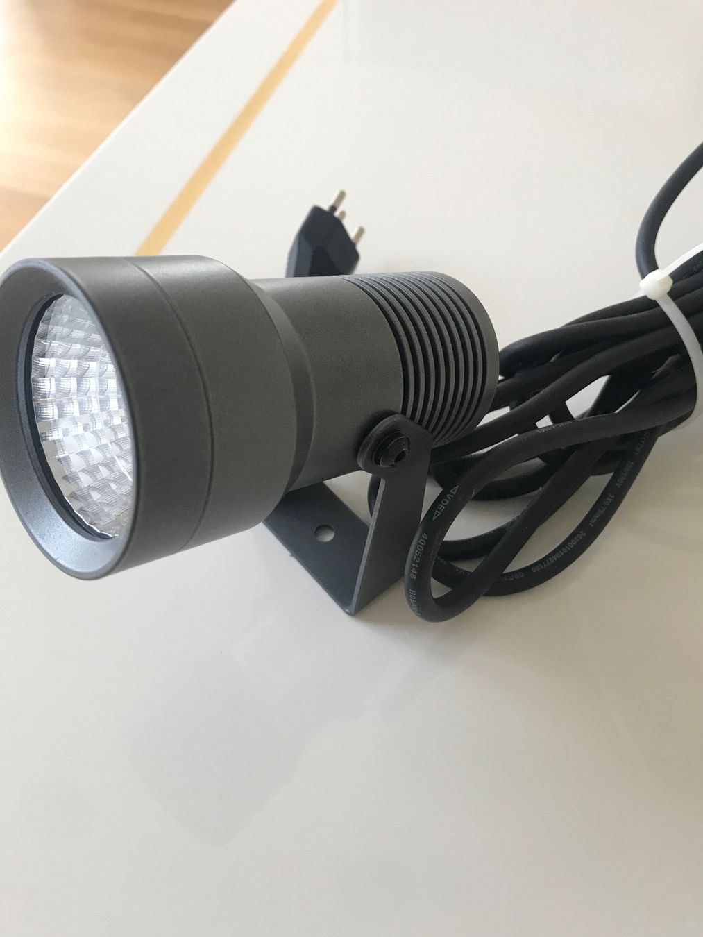 Lampen: Beleuchtungslampe mit 3 m Kabel  NEU – Neu (gemäss Beschreibung) aus Luzern von Hans1937