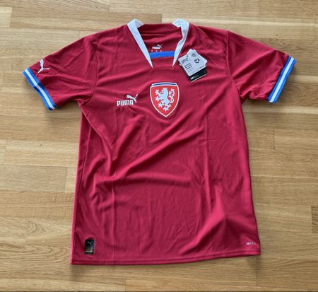 Maillot foot Puma Tchequie, taille M, neuf avec étiquette
