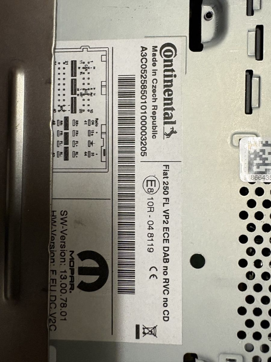 Radios: Autoradio  – D'occasion à Riken AG par VFAEG8x8 1