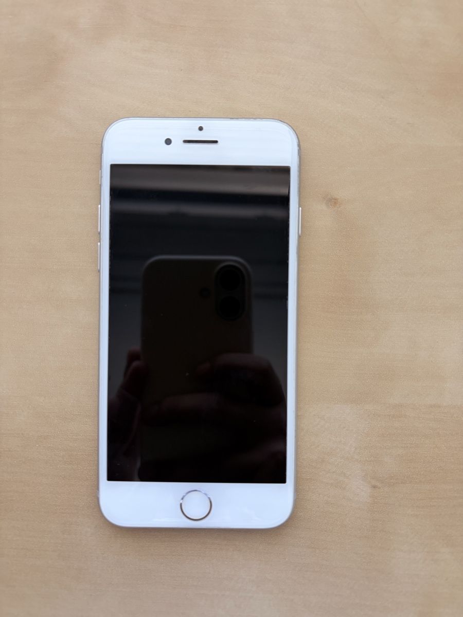 Apple Telefoni cellulari / Smartphones: Apple iPhone 7 128 GB Weiss/Silber – Usato da Boniswil venduto da medixy 5