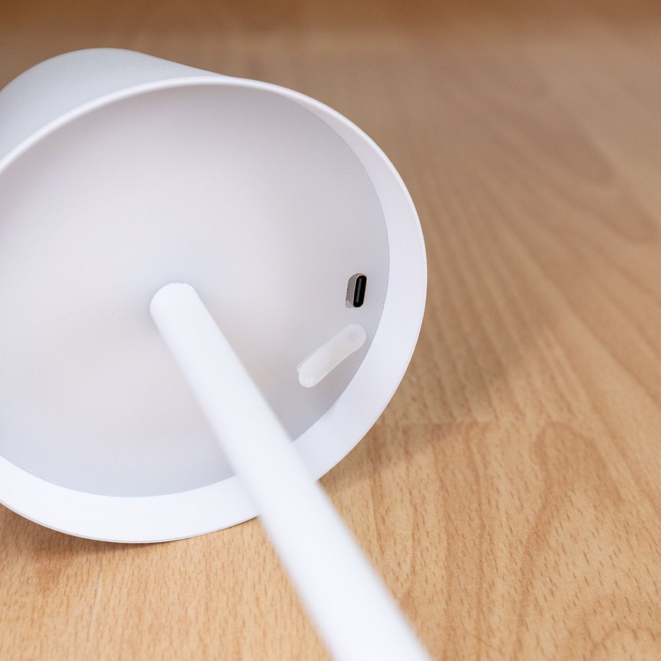 Lampade: LED Tischlampe, USB-C Anschluss – Nuovo (secondo la descrizione) da Port venduto da flo_hug 2