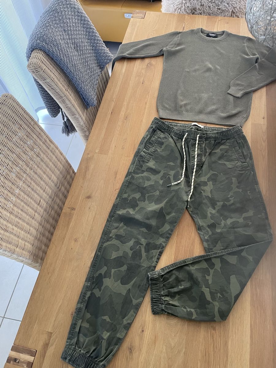 Lotti di vestiti: Pullover und Hose Pull&Bear Set oliv Camouflage Grösse S – Usato da Dübendorf venduto da jlu_r7hz 2