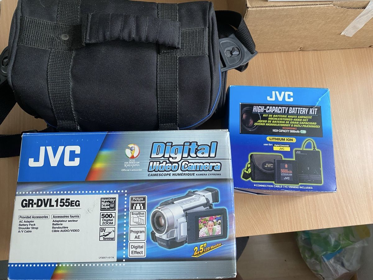 JVC Videocamere: Videocamera JVC GR-DVL155EG con accessori e batteria – Usato da Mezzovico venduto da AnGy-AnGy