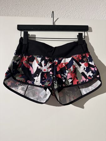 lululemon running short - size 2/EU34
