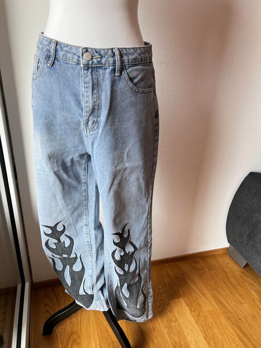 Jeans: Neues Jeans S/M – Neuf avec emballage d'origine à Riehen par edu_92w7