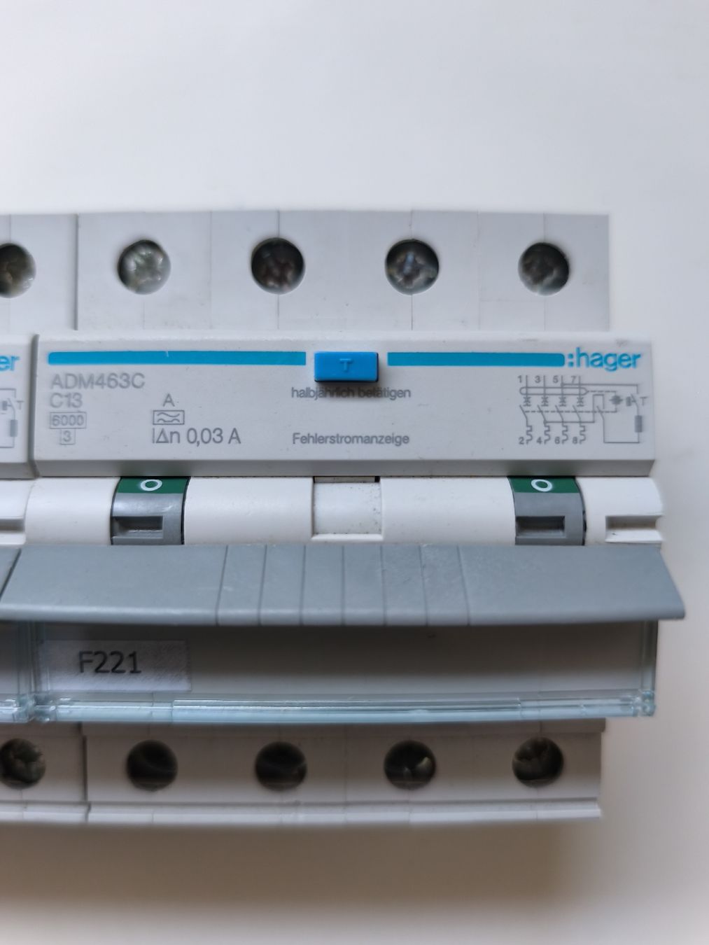 Hager Componenti elettronici: Hager FI-LS 4-polig C13 30mA  – Usato da Balterswil venduto da RequireQuagmire 1
