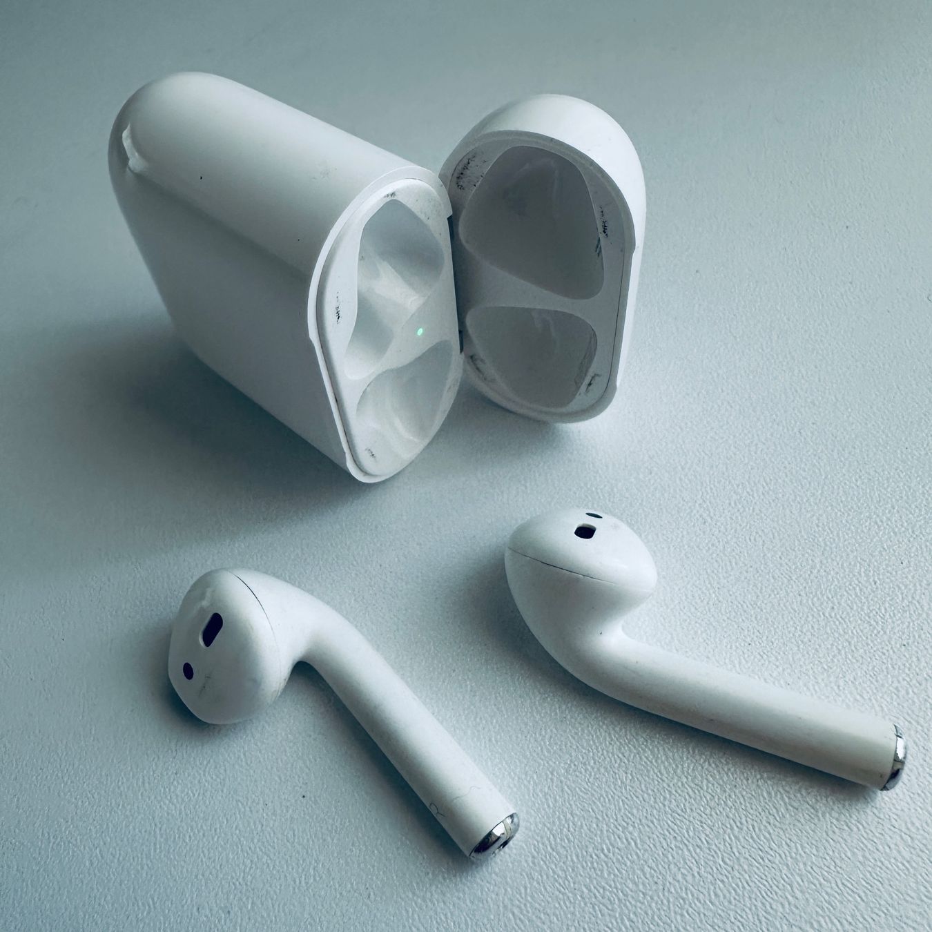 Apple Kopfhörer: Original Apple AirPods 2 Kopfhörer Wireless Lightning Kabel – Gebraucht aus Basel von MY.AIRPODS.SHOP 4