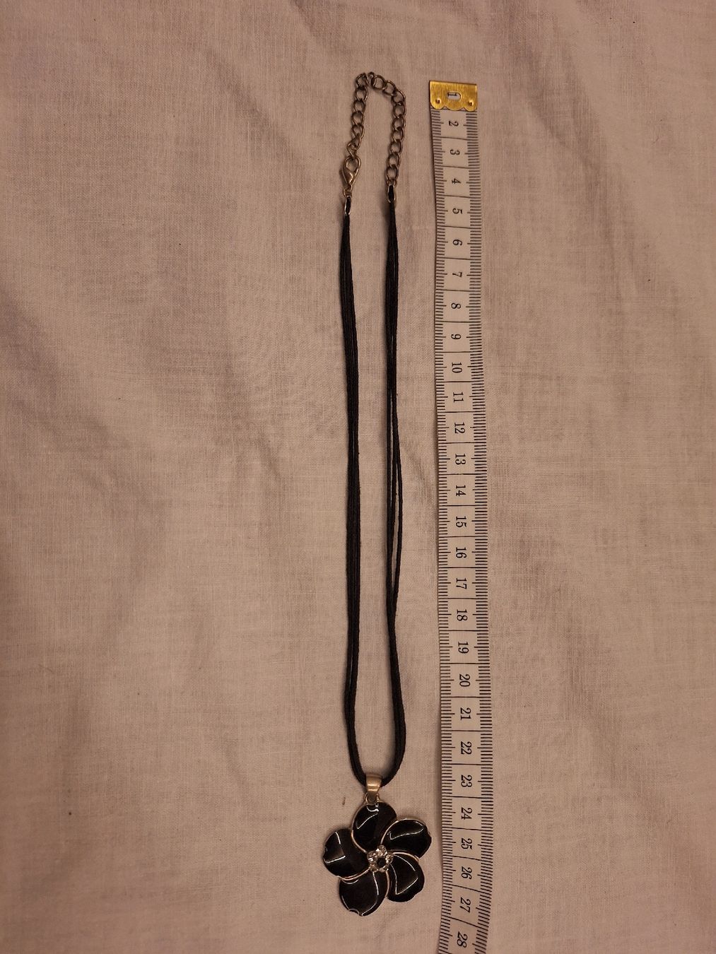 Catenine: Collier mit Anhänger 28cm Länge neuwertig – Nuovo (secondo la descrizione) da Uettligen venduto da rou_5p7t