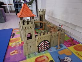 Playmobil Ritterburg mit Zubehör gebrauchter Zustand