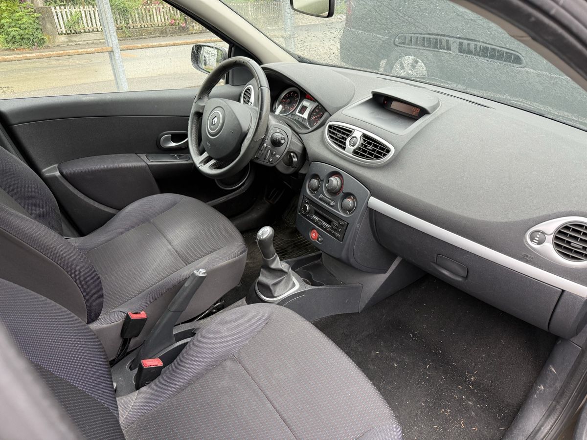 Renault Autos: Renault Clio 1.2 16V T – Defekt aus Appenzell von Harvey.Specter 5