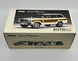 1:18 AUTOart - Jeep Grand Wagoneer