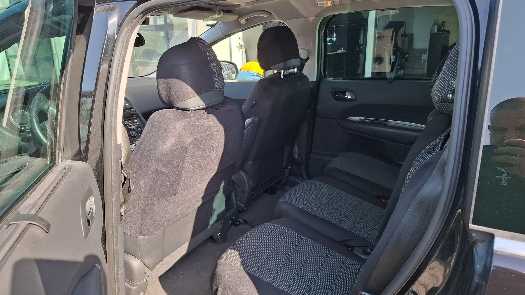 Peugeot Automobili: Peugeot 5008 1.6t – Usato da Döttingen venduto da GCSCupertino 2