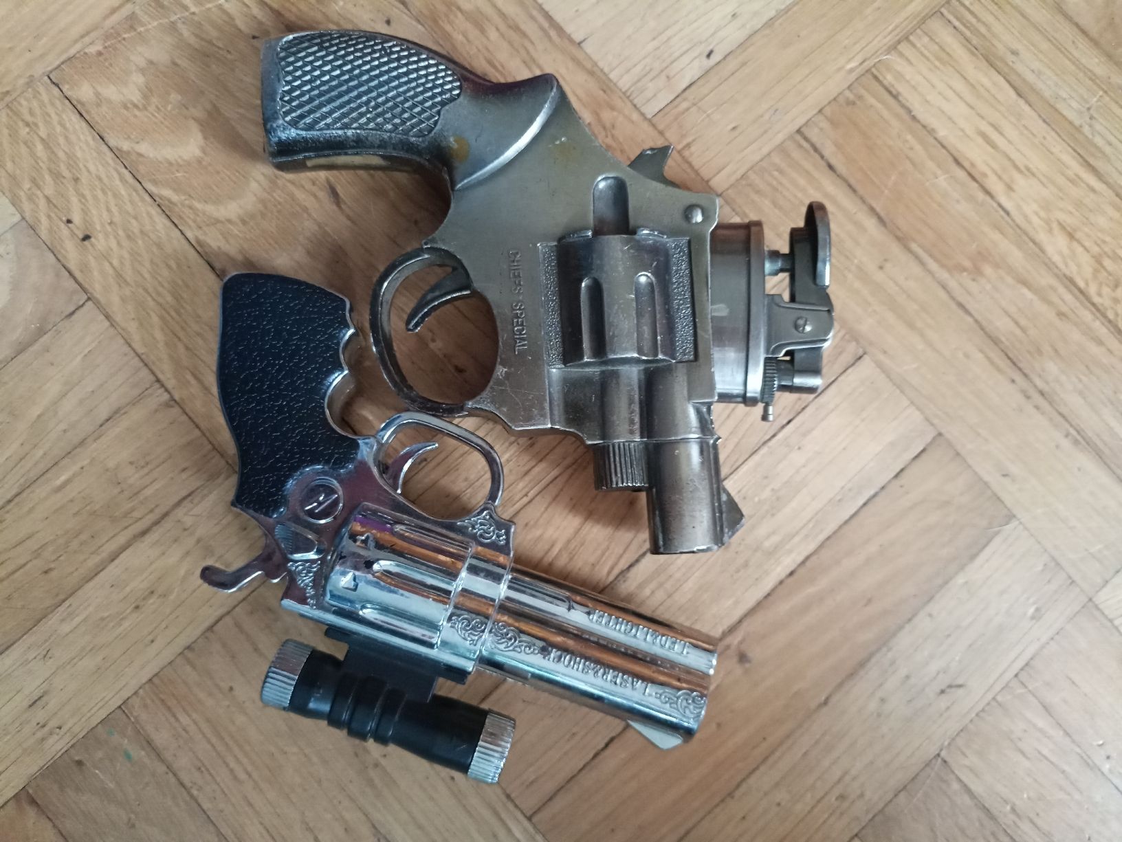 Zippo Accendini: Feuerzeuge - Zippos & andere – Usato da Galgenen venduto da ellemi_ 5