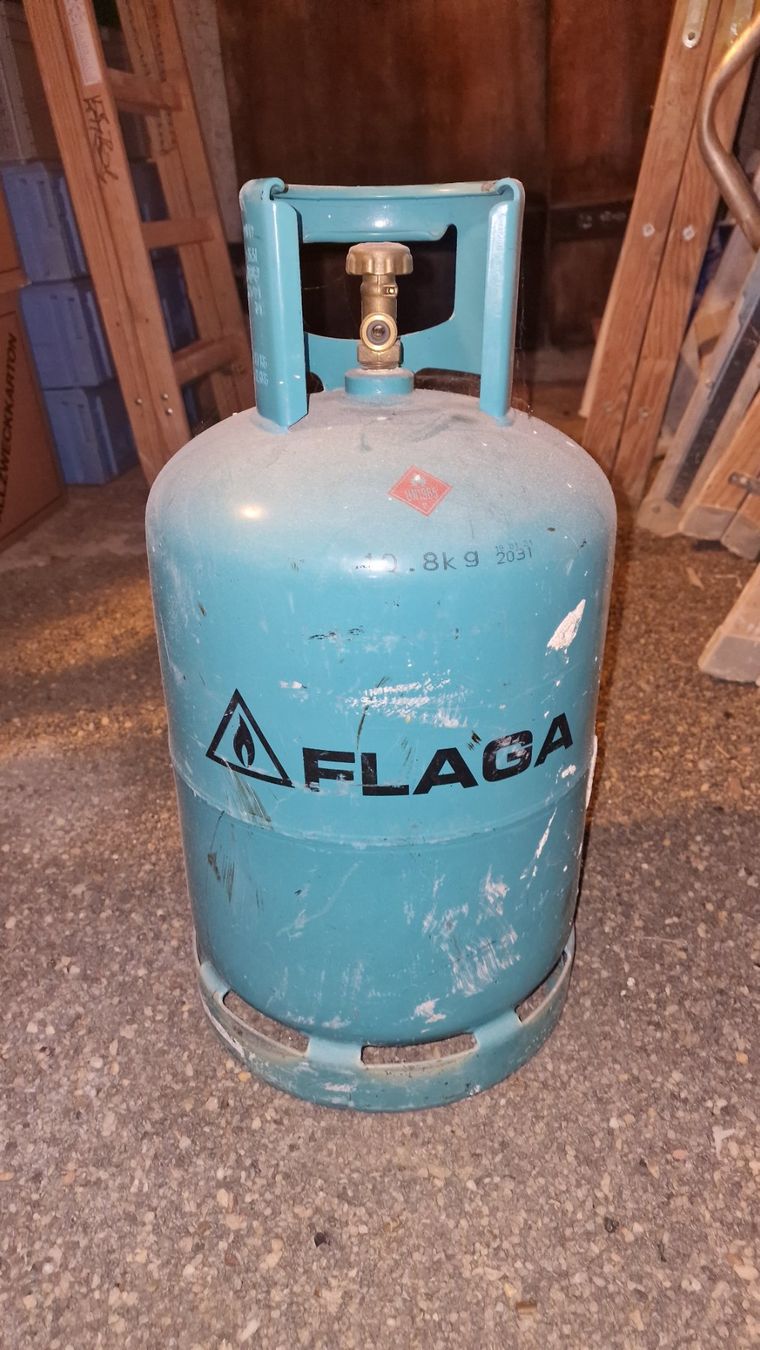 Apparecchiature e tecnologia a gas: Gasflasche 10.5kg – Usato da Hirschthal venduto da VintageHifiFan
