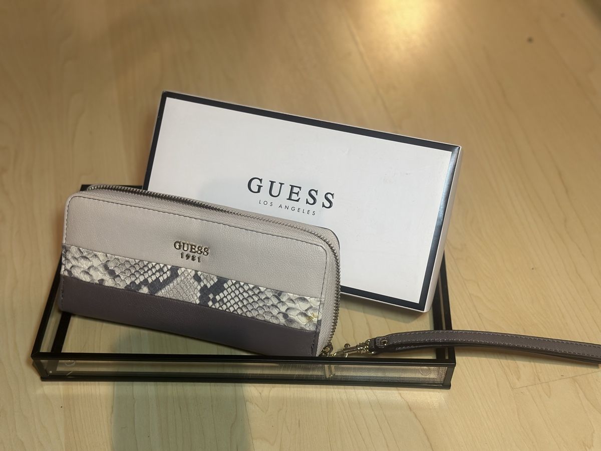 Guess Portamonete: Guess Portemonnaie – Nuovo e nell'imballaggio originale da Zürich venduto da DZ-P