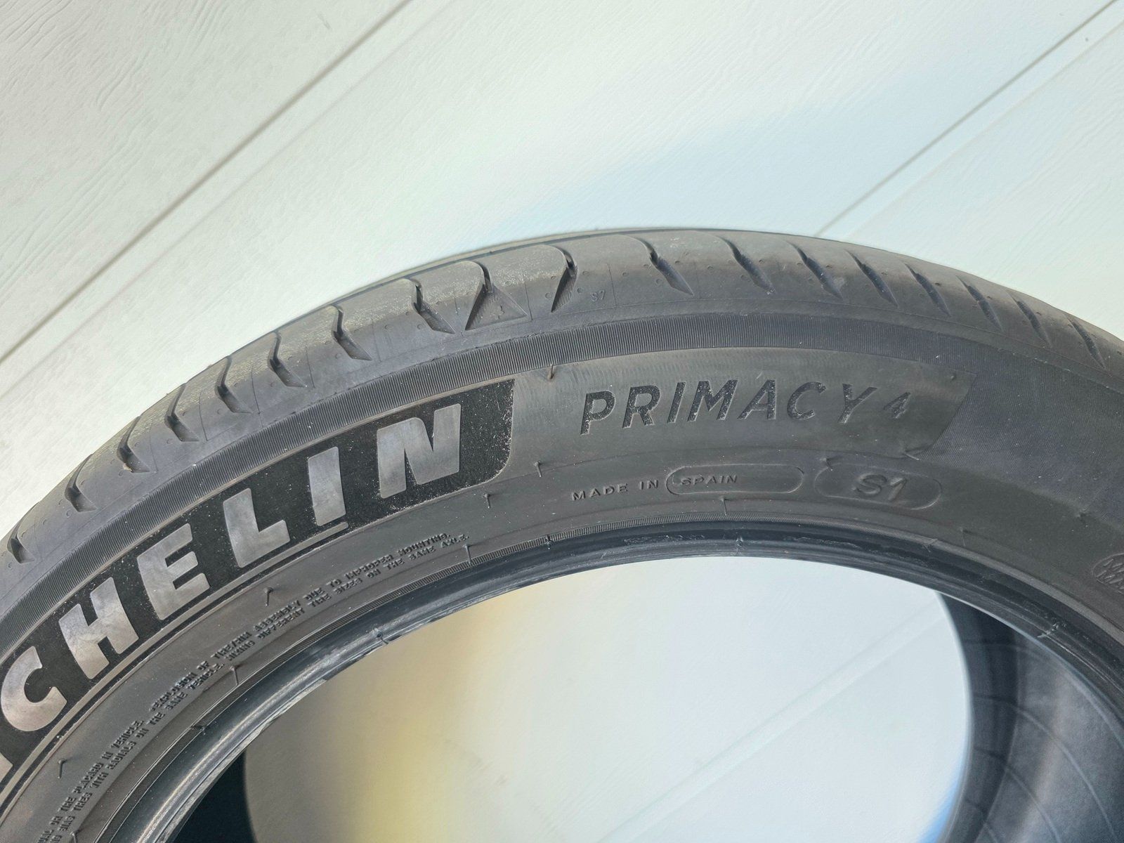 Michelin Pneus & Kompletträder: Michelin Reifen 235/50 – Gebraucht aus Weggis von Jhmathis 9